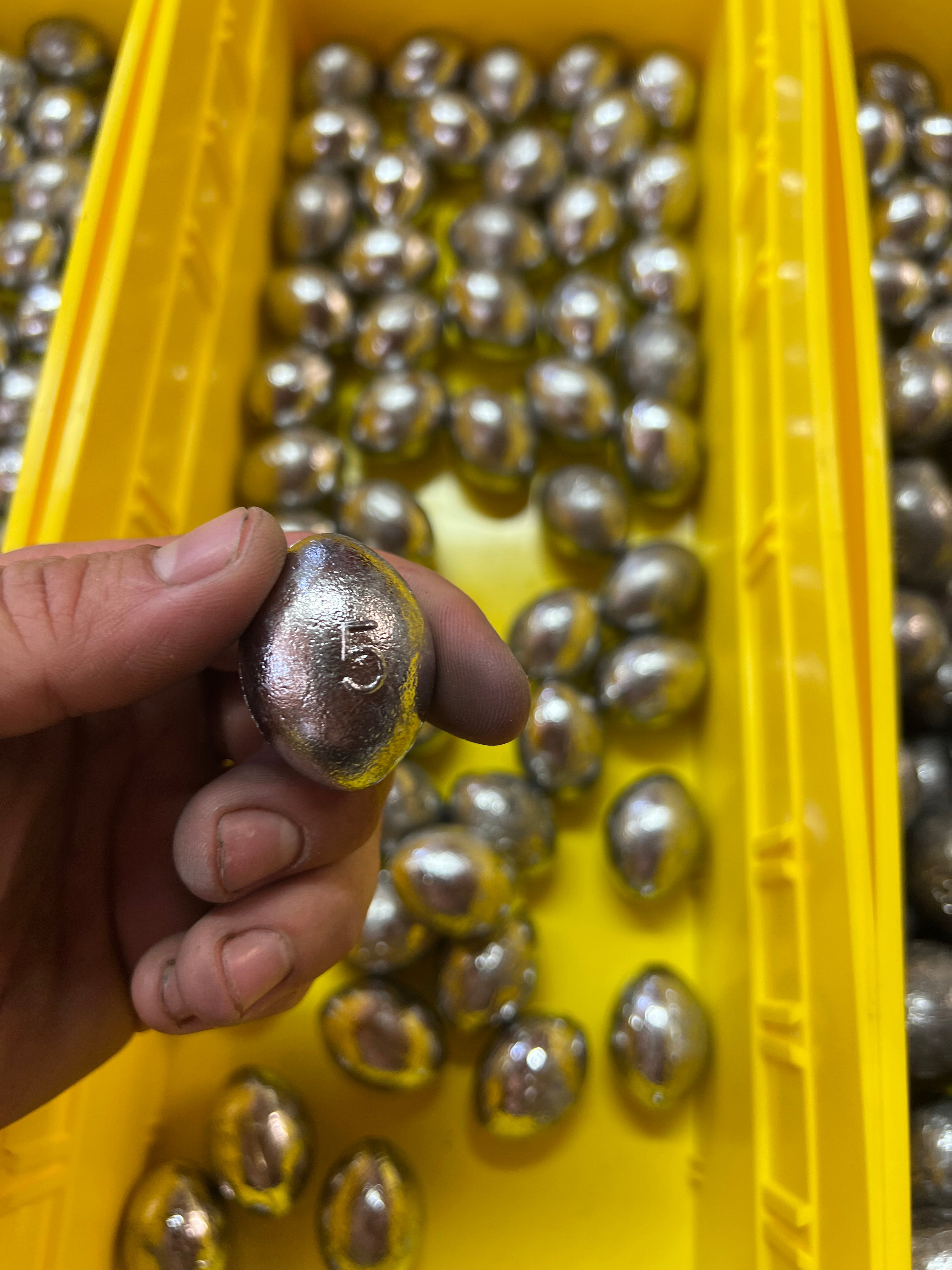 2oz. BASS CASTING-SWIVEL BELL SINKER 10 PER PACK BY S & J's TACKLE BOX - Foto 6